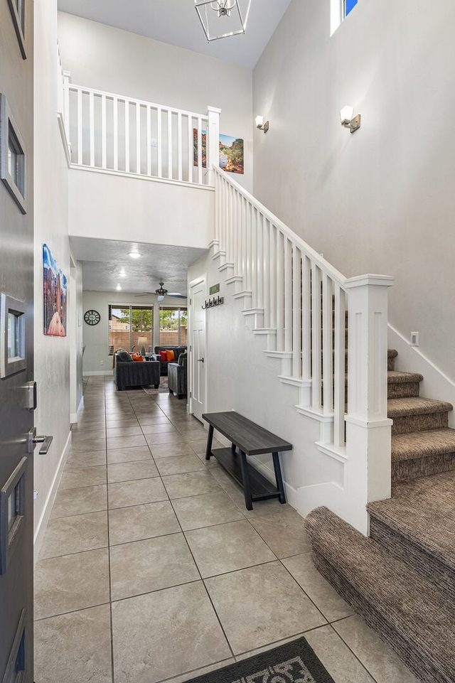 Entry hall and staircase to the upstairs bedrooms at Ladera 379