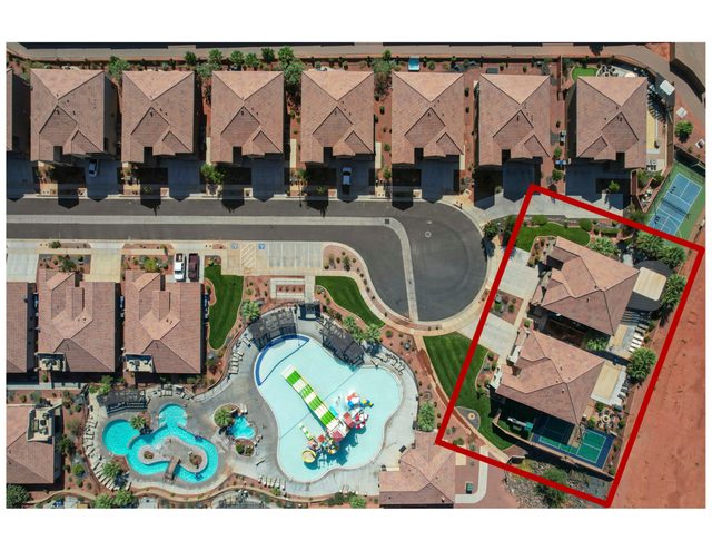 Aerial outlining the two Lazy Day 107 & 108 Retreat homes and backyards
