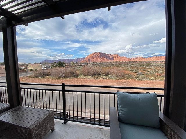Red rock mesa view from the covered balcony at Ocotillo Springs 32