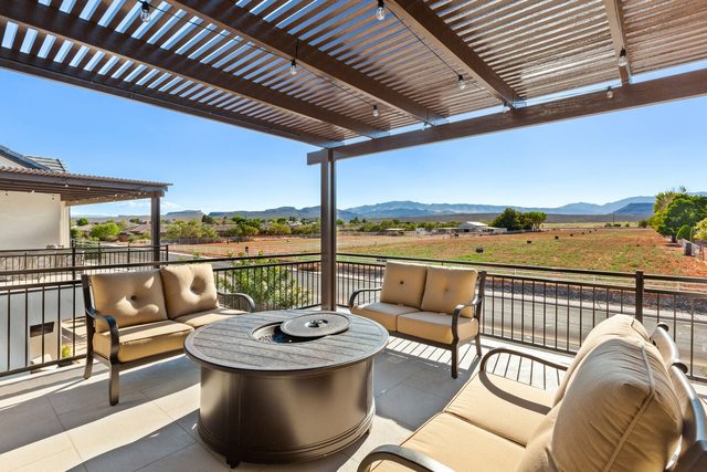 Balcony fire pit with open mountain and desert views