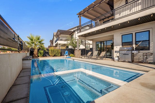 Private pool and hot tub below the upper balcony