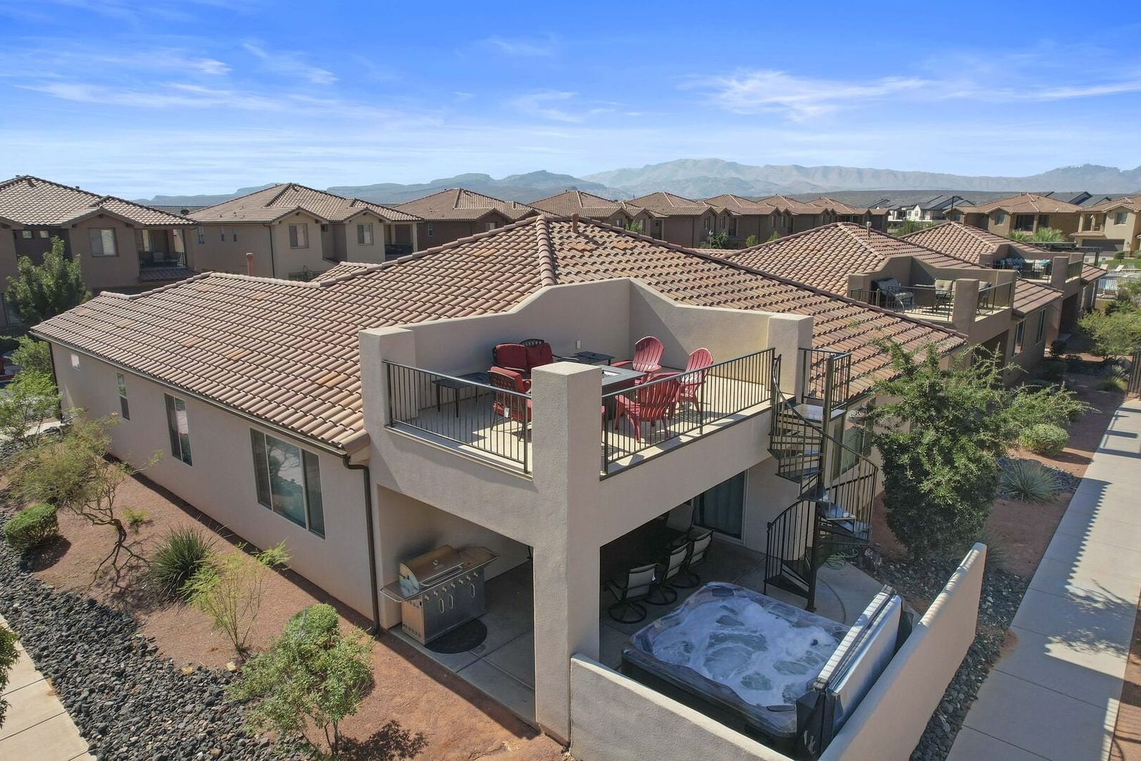 Paradise Village 111 - 5 bedroom vacation rental in Santa Clara, UT