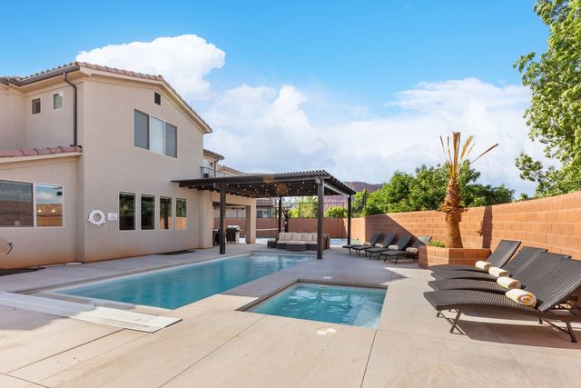 Unit 19 private pool and hot tub with pergola and loungers