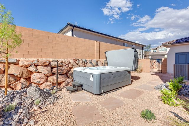 Oversized private hot tub in the side yard at Paseos 1213~Bliss