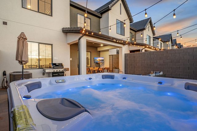 Private hot tub with covered patio of Skyline 1686 behind