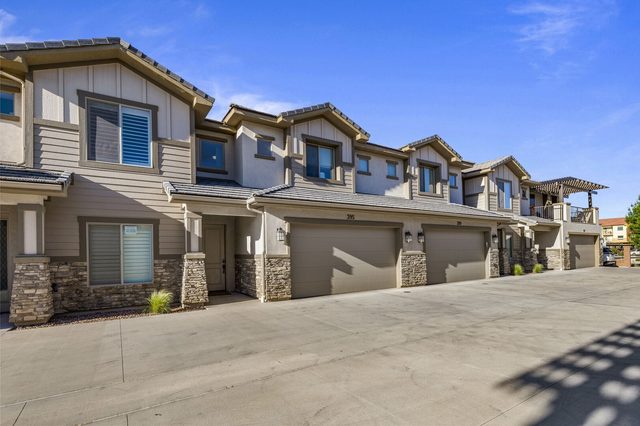 Townhome row and garages at Zion Village 395